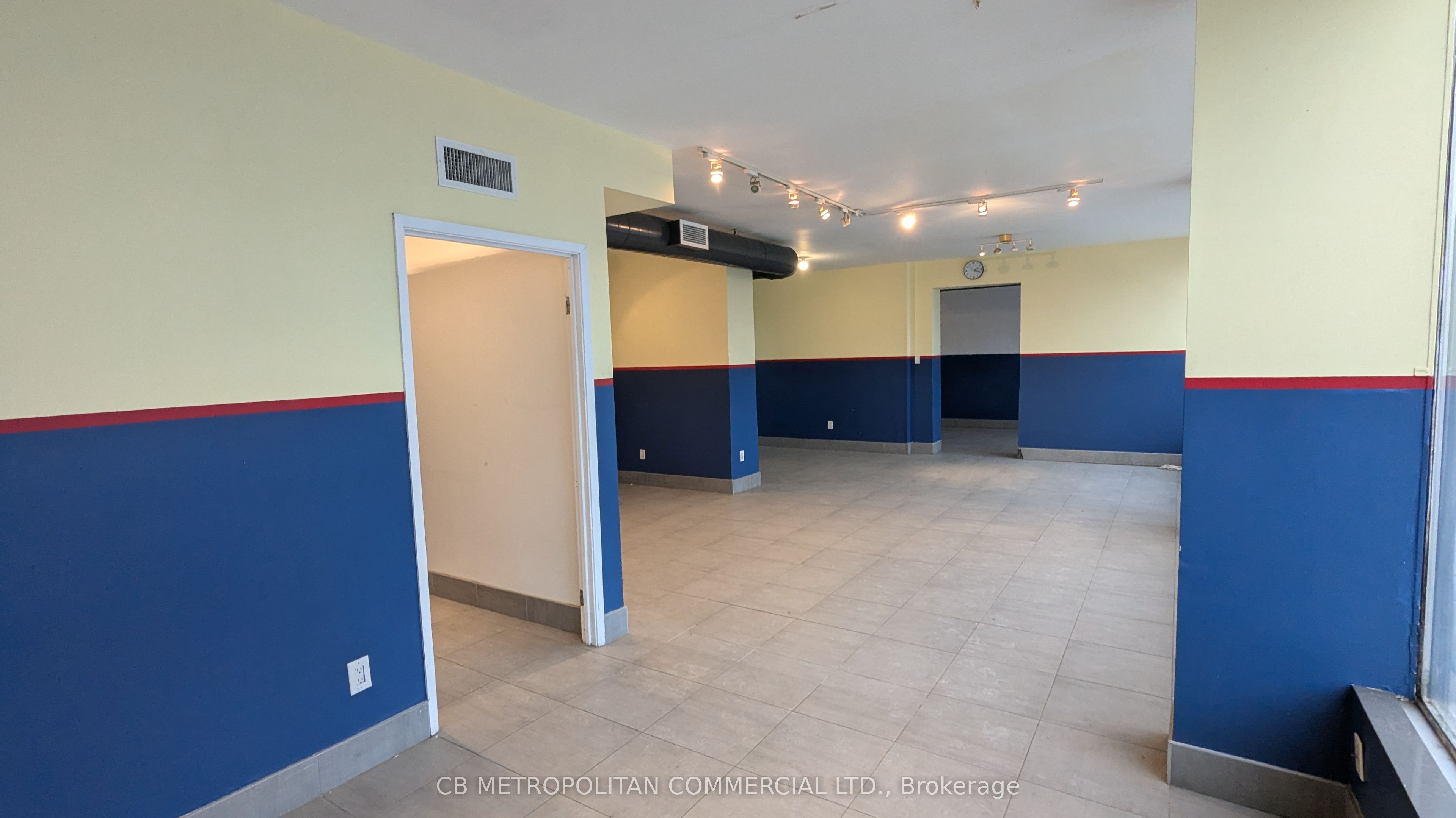 Additional image 3 of 215 Queen Street, Toronto, ON, M5A 1S2