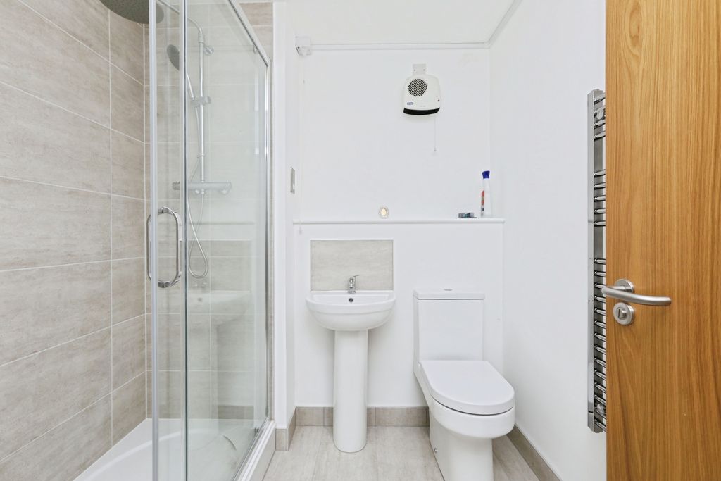 Additional image 15 of 1 bed flat for saleCamlough Walk, Chesterfield, Derbyshire S41