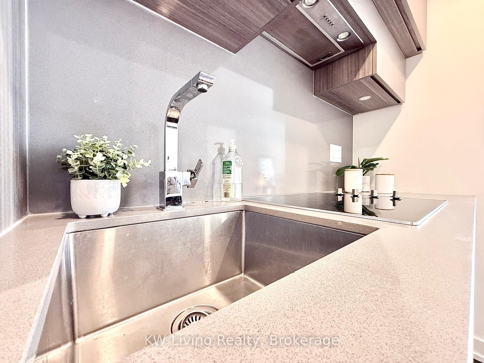 Additional image 3 of 701-39 Roehampton Avenue, Toronto, ON, M4P 0G1