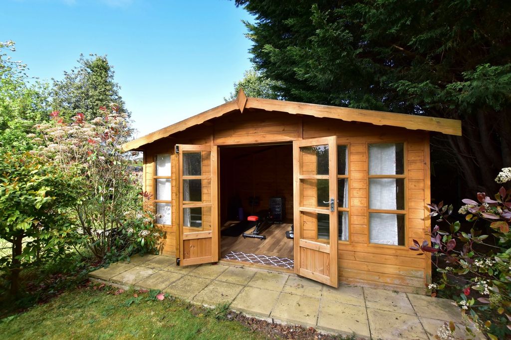 Additional image 35 of 4 bed semi-detached house for saleTibbs Hill Road, Abbots Langley WD5