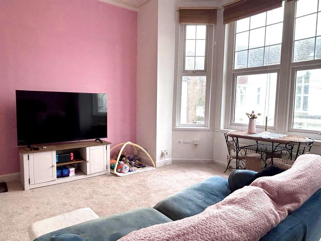 Additional image 3 of 2 bed flat for saleEversley Road, Bexhill TN40