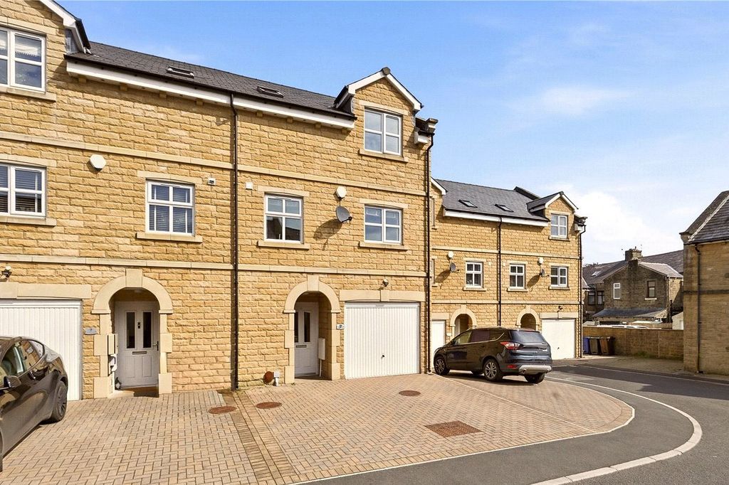 3 bed semi-detached house for saleRobinson Fold, Barnoldswick, Lancashire BB18
