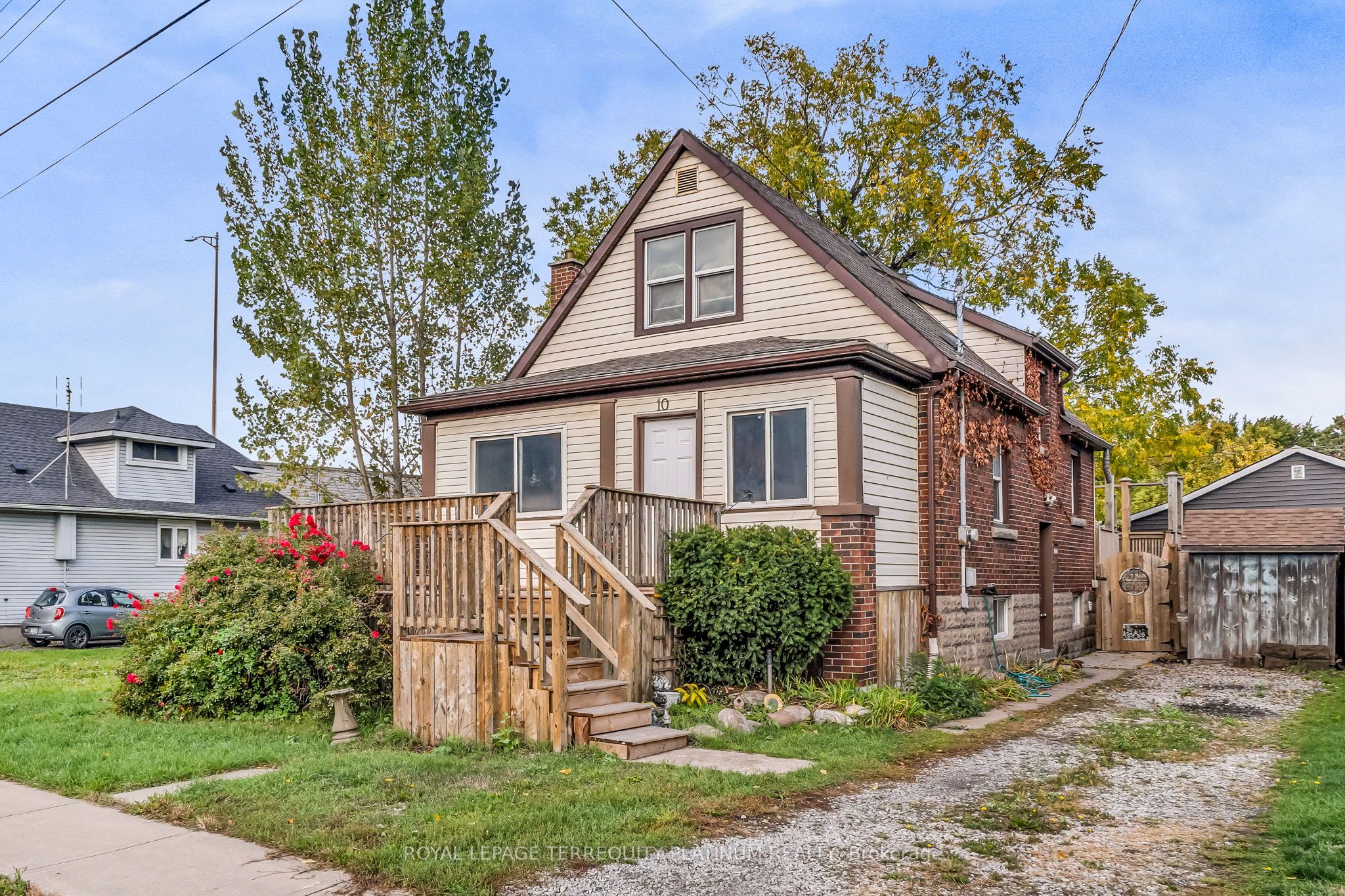 10 Locarno Avenue, Hamilton, ON, L8H 7H3