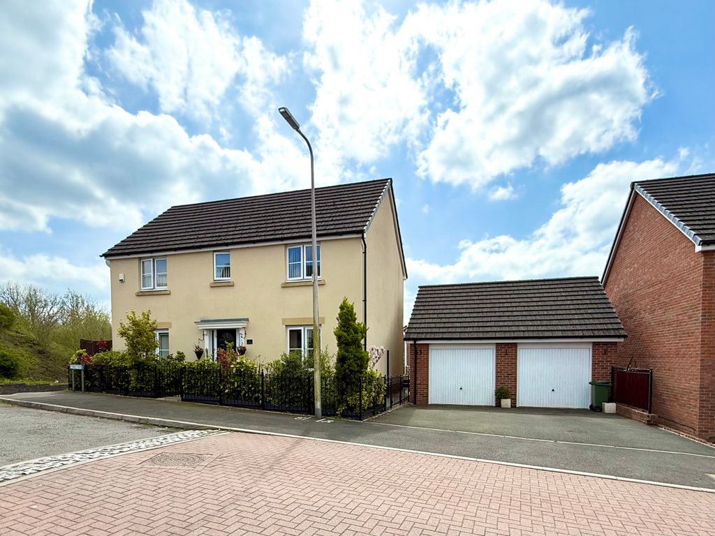 4 bed detached house for saleMaes Y Ffion, Llwydcoed, Aberdare, Rhondda Cynon Taf CF44