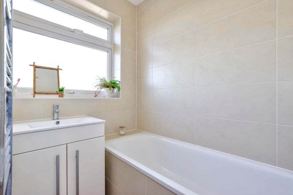 Additional image 24 of 4 bed semi-detached house for saleTibbs Hill Road, Abbots Langley WD5