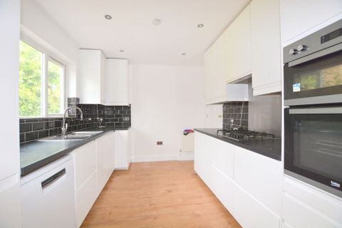 Park View, Hatch End HA5