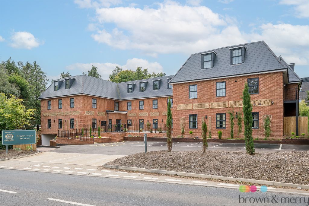 2 bed flat for saleKnightswood Mansion, Berkhamsted HP4