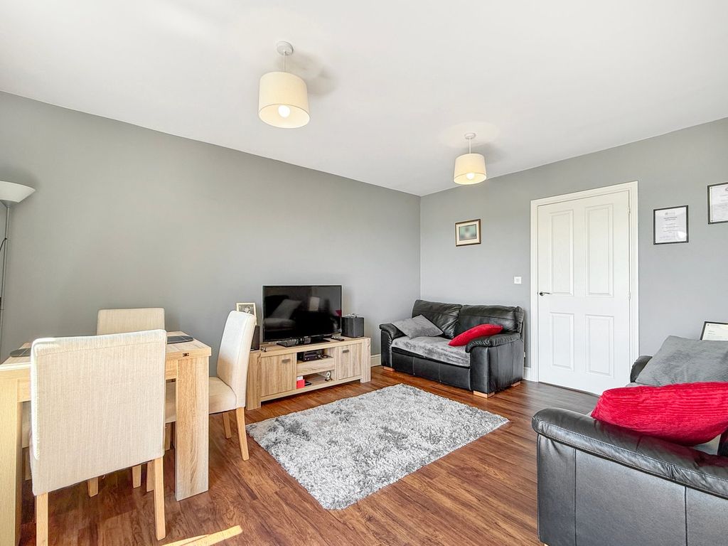 2 bed flat for saleThomas Way, Braintree CM7 photo 4