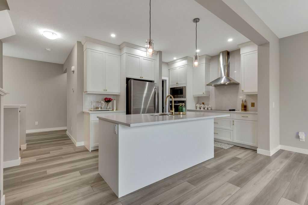 Additional image 3 of 216 Creekstone Row SW, Calgary, AB, T2X4Y5