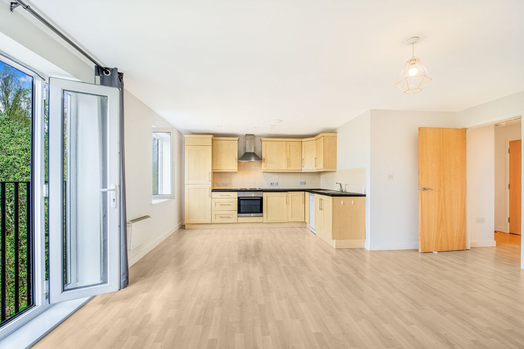 2 bed flat for saleTapton Lock Hill, Chesterfield S41 photo 5
