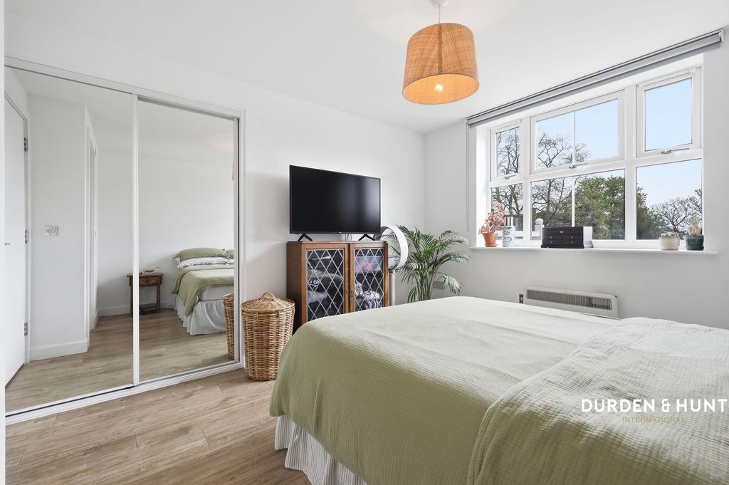 Additional image 13 of 2 bed flat for saleHigh Road, Shore Point IG9