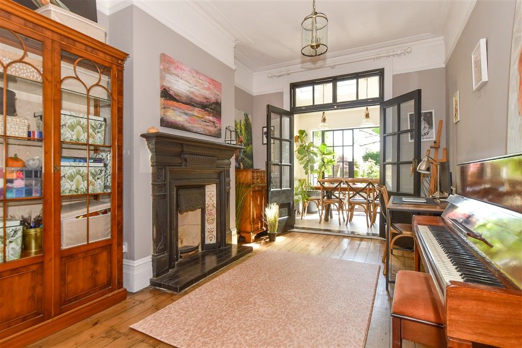 Additional image 8 of 4 bed semi-detached house for saleRussell Road, Buckhurst Hill, Essex IG9