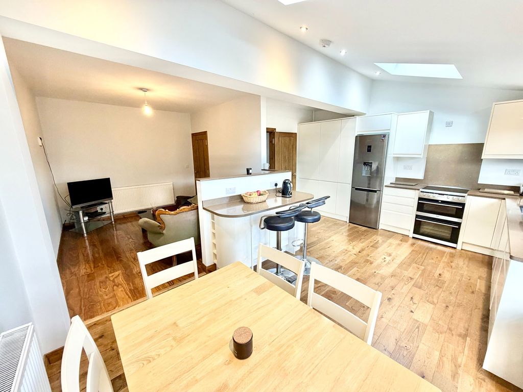 Additional image 3 of 4 bed semi-detached house for saleSt. Georges Avenue, Kingsbury, London NW9
