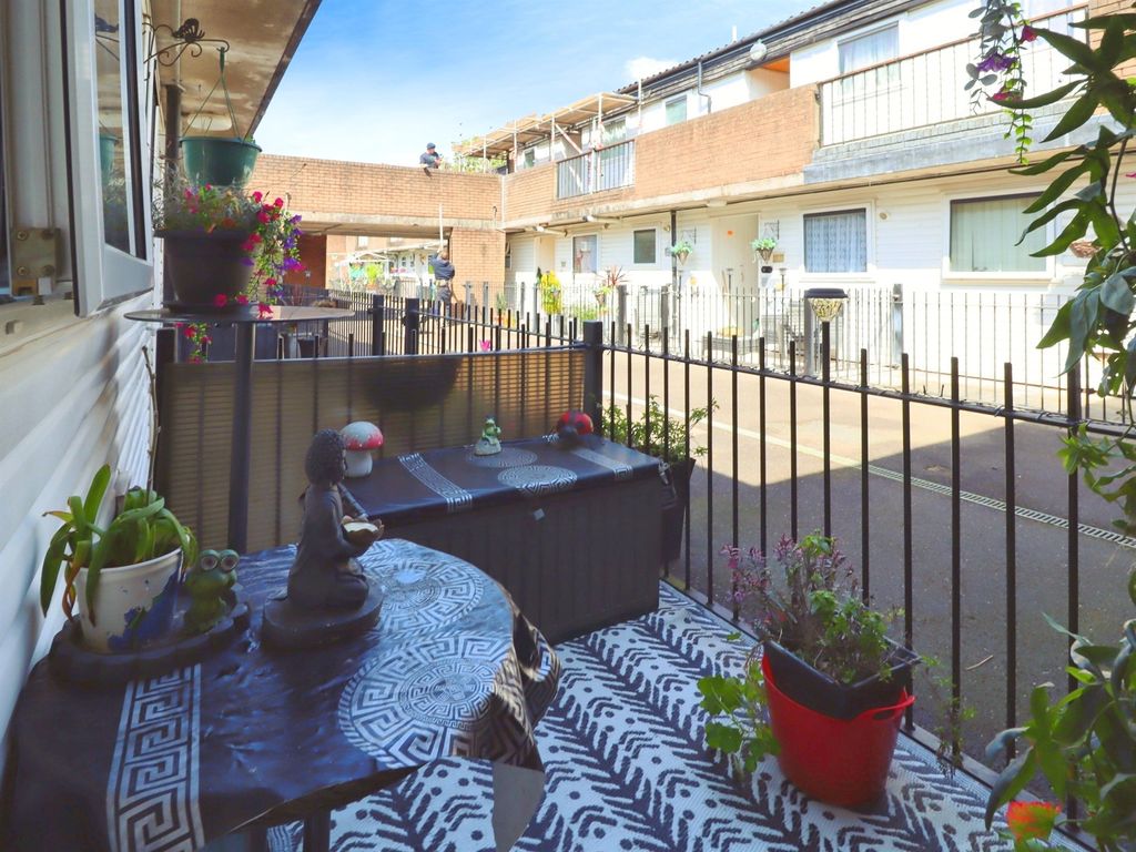 Additional image 2 of 1 bed flat for saleSevenoaks Street, Cardiff CF11