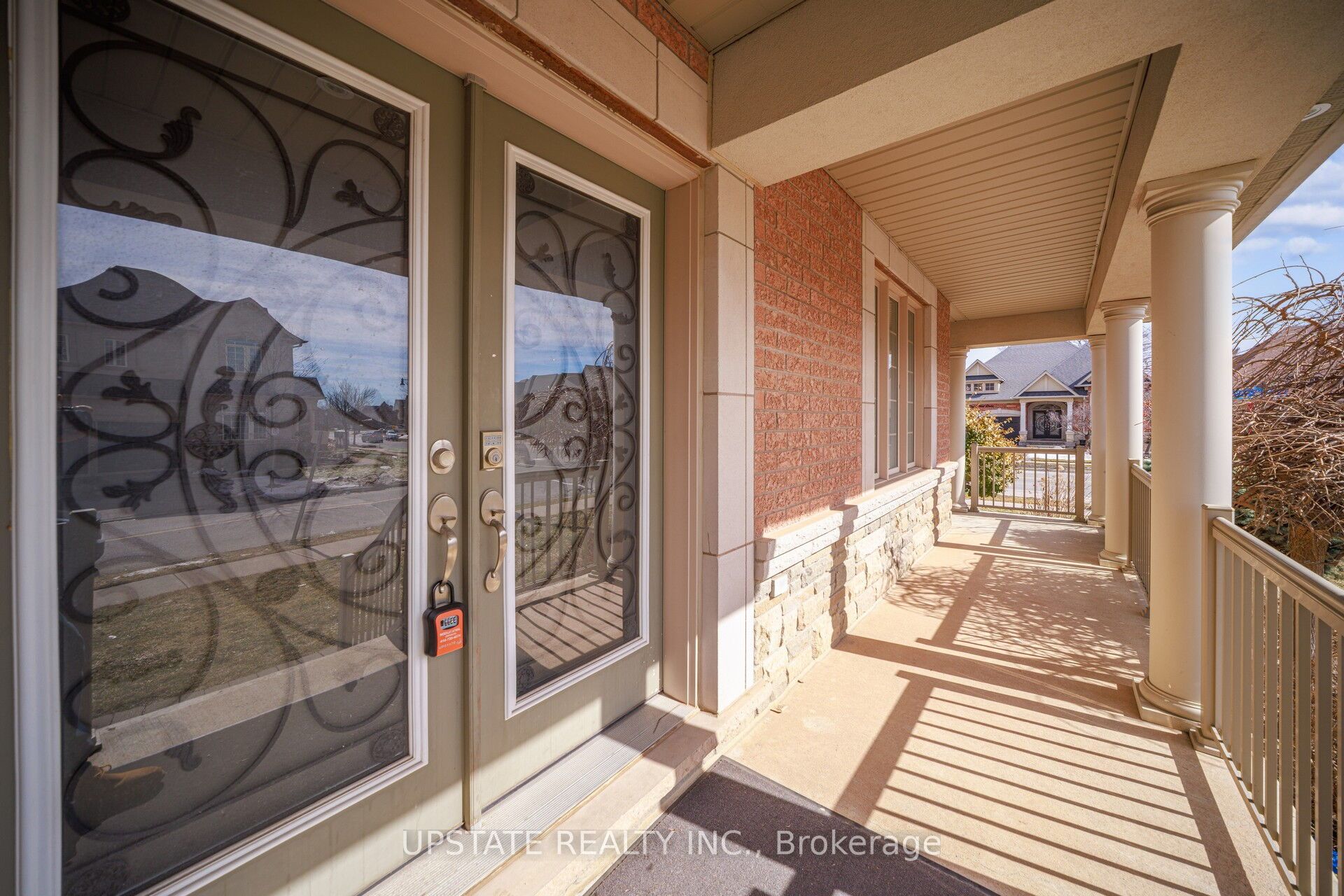 Additional image 4 of 2 Beachville Circle, Brampton, ON, L6X 0V4