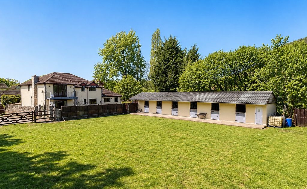 4 bed detached house for saleThe Folly, Manor Farm, Crick, Monmouthshire NP26
