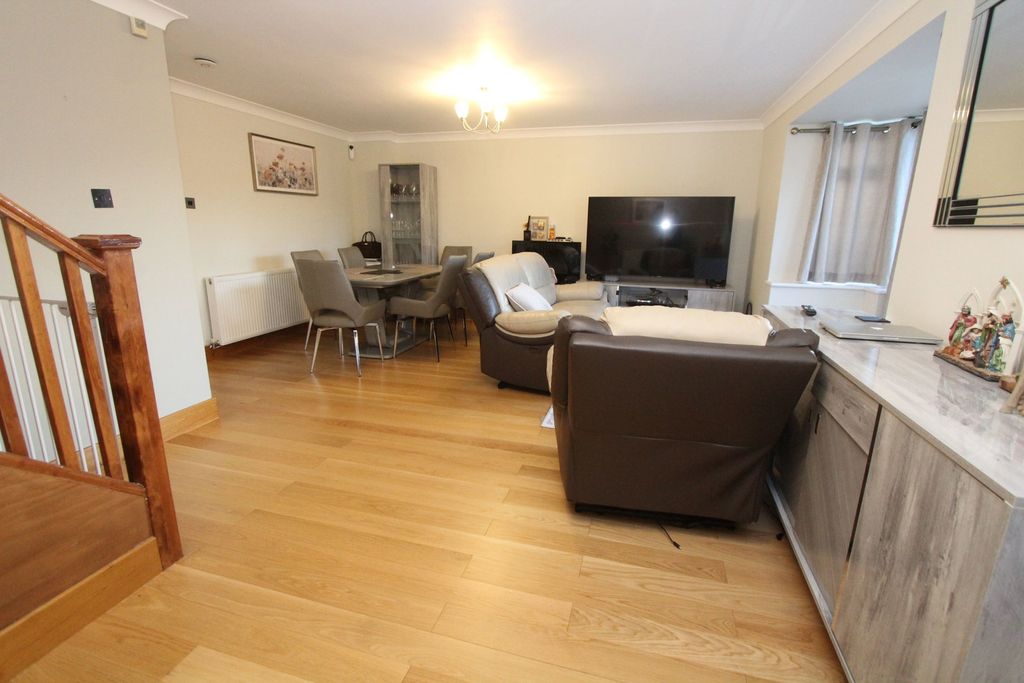 Additional image 3 of 3 bed detached house for saleFernhurst Drive, Pensnett, Brierley Hill DY5