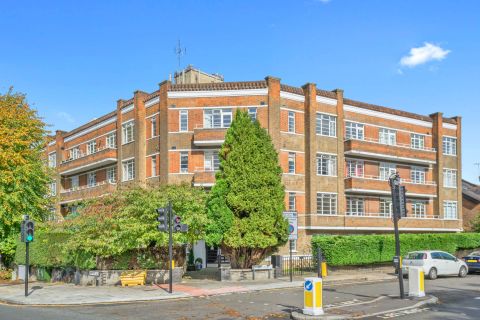 North Hill, Highgate N6