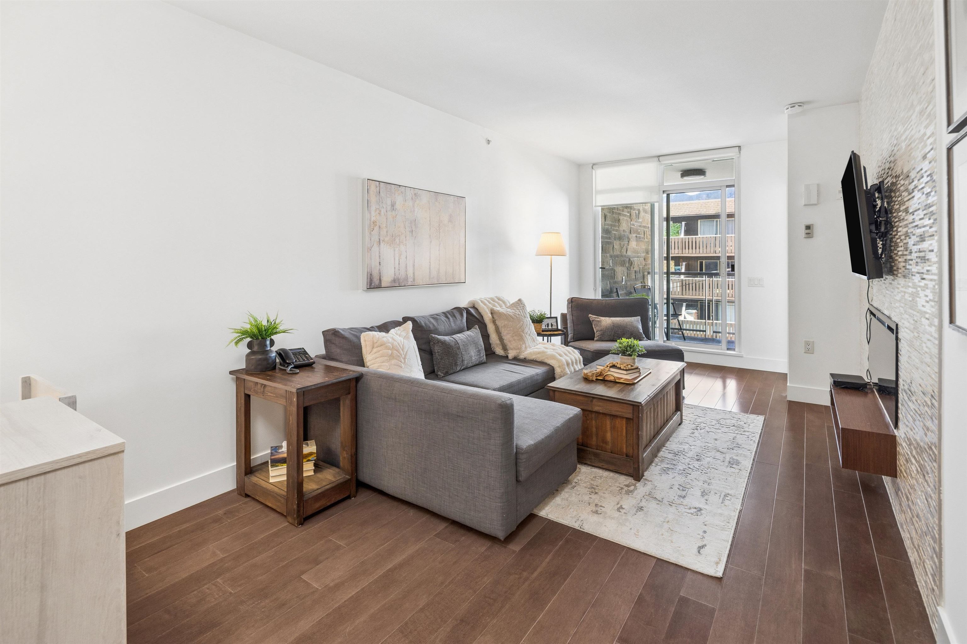 Additional image 2 of 406-210 13 Street W, North Vancouver, BC, V7M 1N7