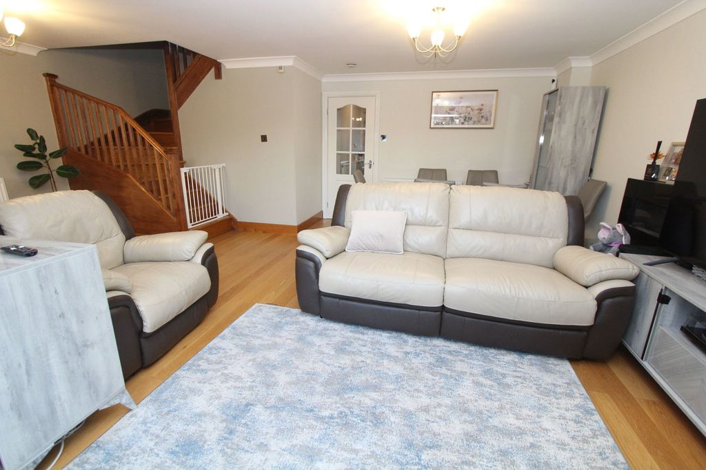 Additional image 6 of 3 bed detached house for saleFernhurst Drive, Pensnett, Brierley Hill DY5