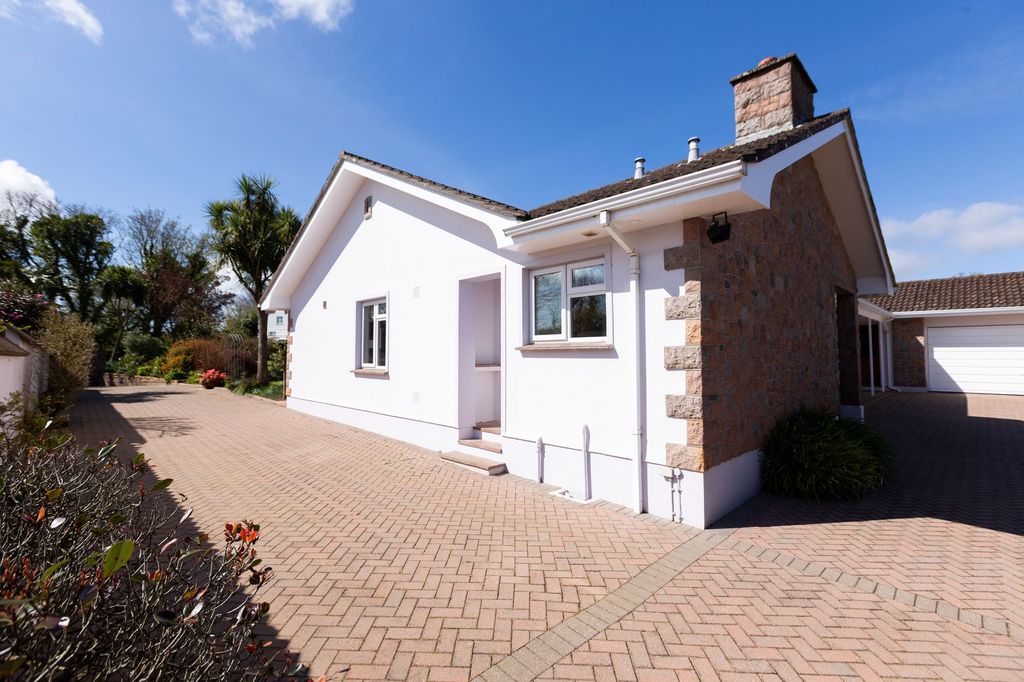 Additional image 33 of 3 bed bungalow for saleLe Parcot, La Longue Rue, St Martin JE3
