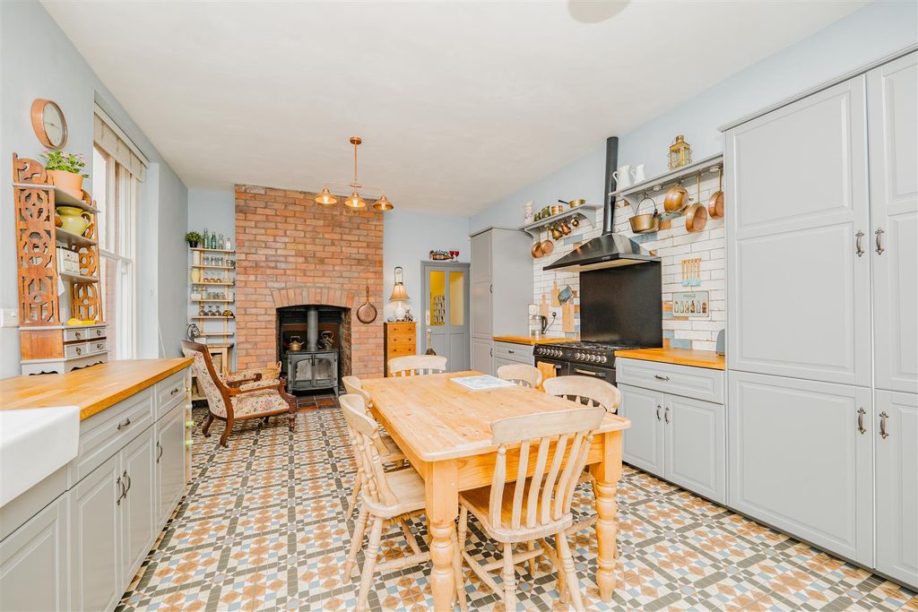 Additional image 3 of 5 bed semi-detached house for saleThe Parade, Barry CF62