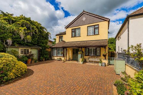 Llwyn Y Pia Road, Lisvane, Cardiff CF14