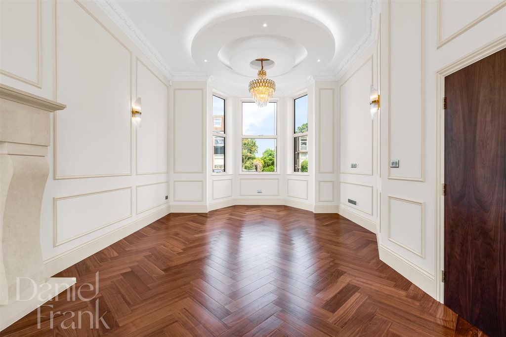 Additional image 17 of 5 bed semi-detached house for salePalmerston Road, Buckhurst Hill IG9