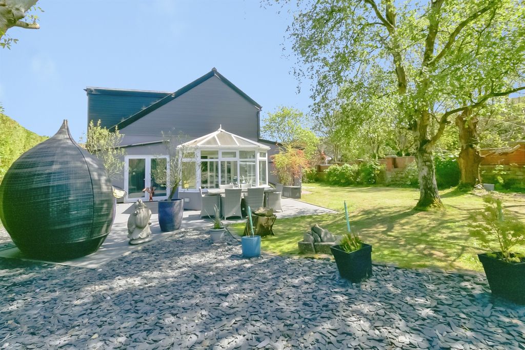 Additional image 3 of 4 bed detached house for saleBrock Street, Barry CF63