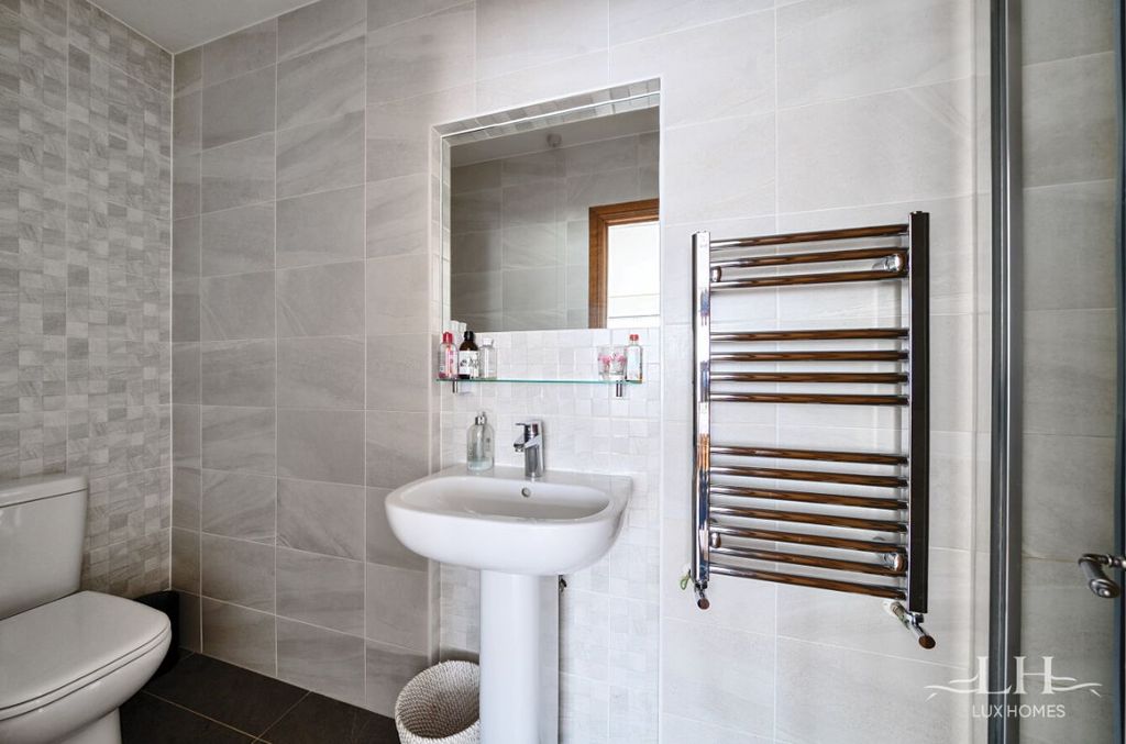 Additional image 17 of 6 bed detached house for saleParkstone Avenue, Emerson Park RM11