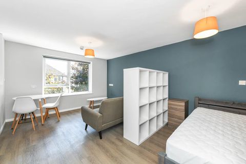Rivergreen, Clifton, Nottingham, Nottinghamshire NG11, Room to rent