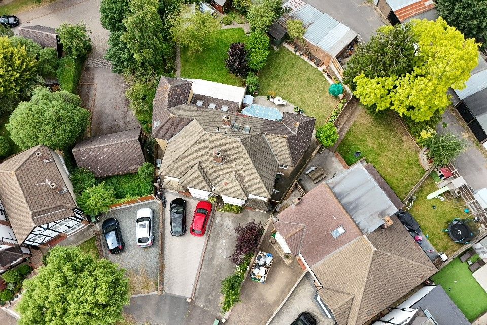 Additional image 25 of 4 bed semi-detached house for saleDevon Close, Buckhurst Hill IG9