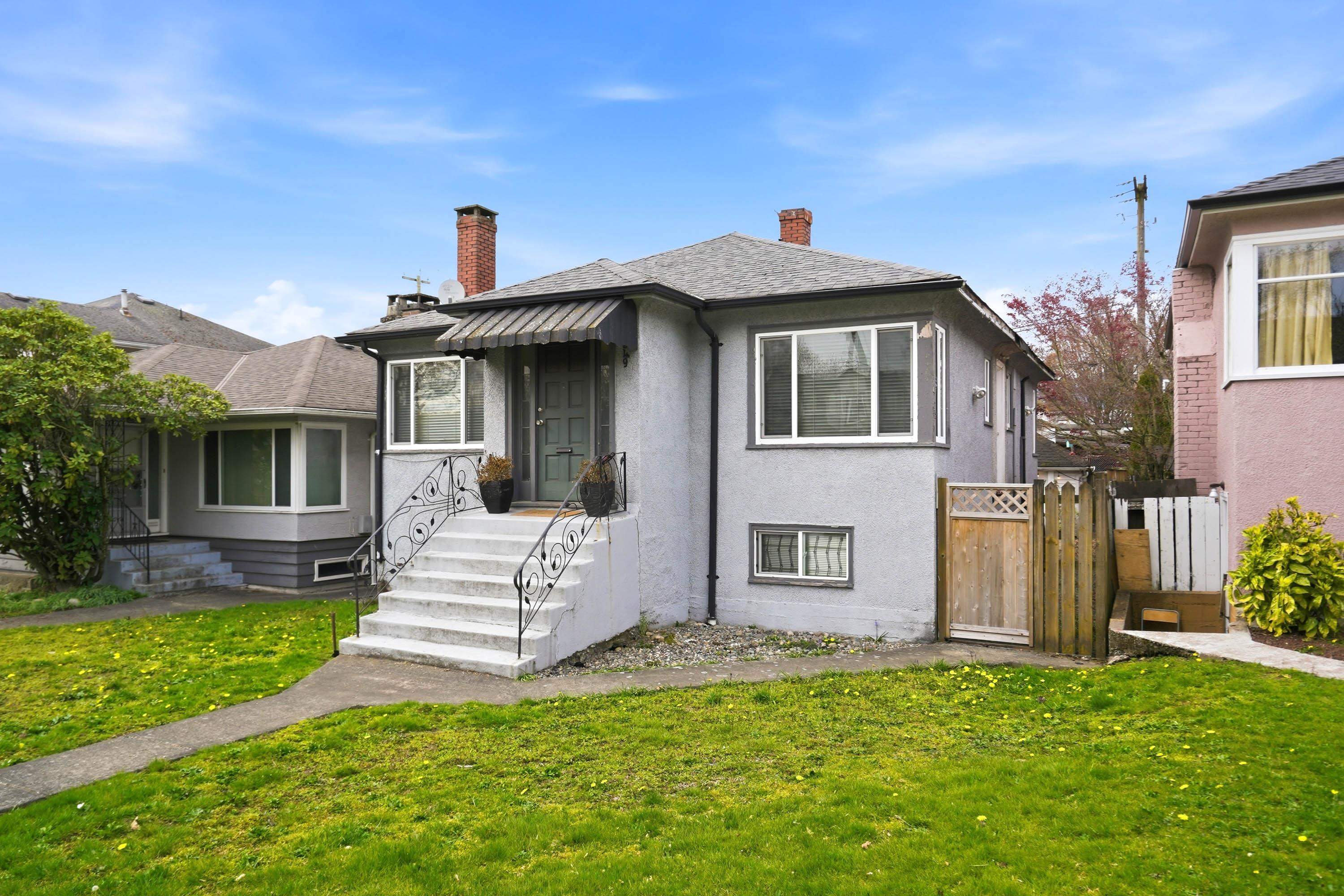2349 Pender Street E, Vancouver, BC, V5L 1X7