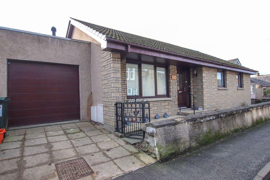 3 bed bungalow for saleUnion Street, Keith AB55