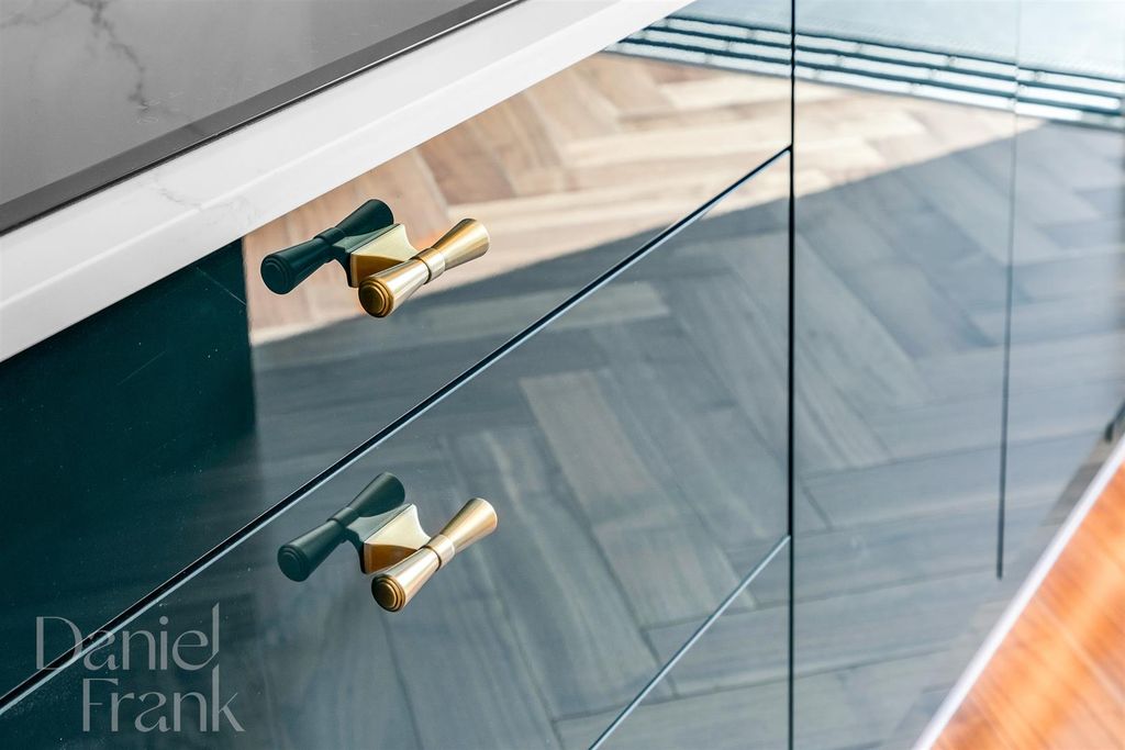 Additional image 16 of 5 bed semi-detached house for salePalmerston Road, Buckhurst Hill IG9