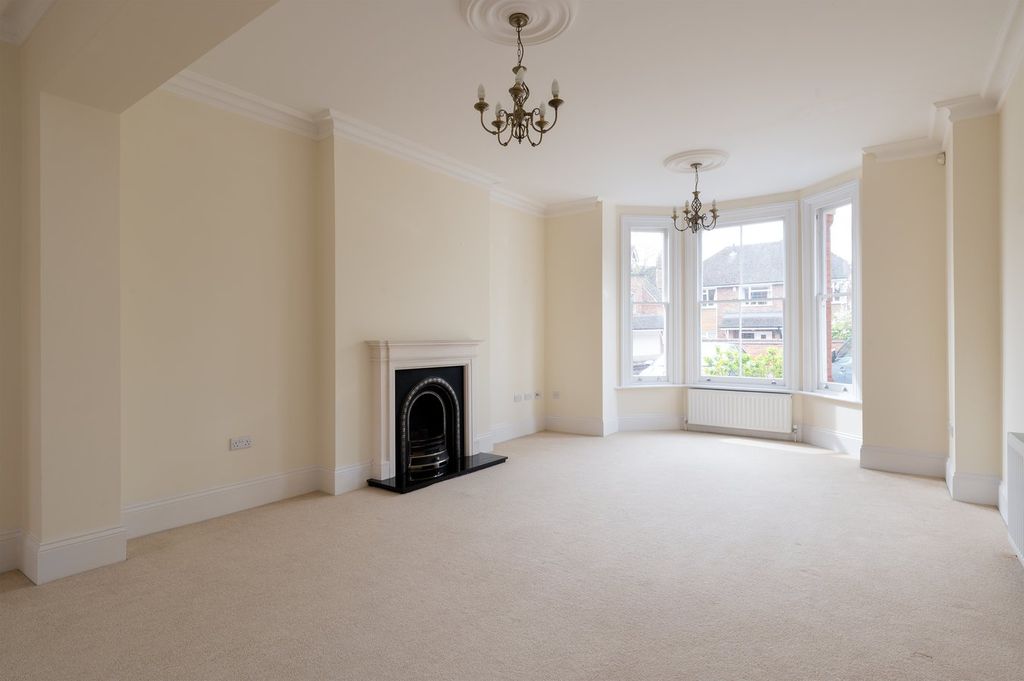 Additional image 7 of 6 bed town house for saleLansdowne Road, Bedford MK40