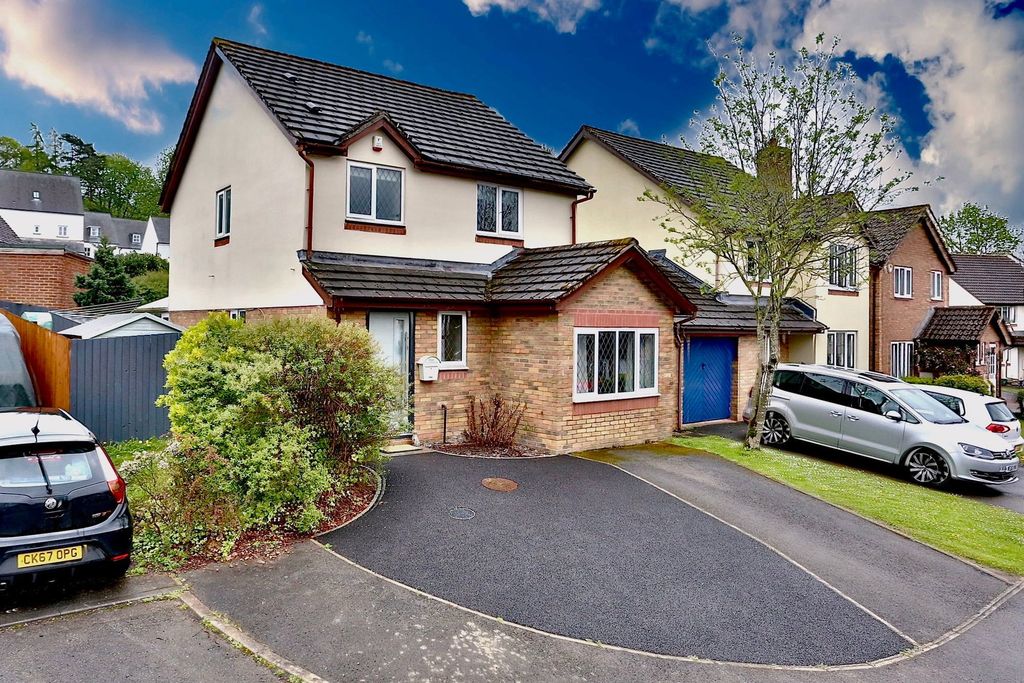 3 bed detached house for sale15 Ostringen Close, Abergavenny, Monmouthshire NP7