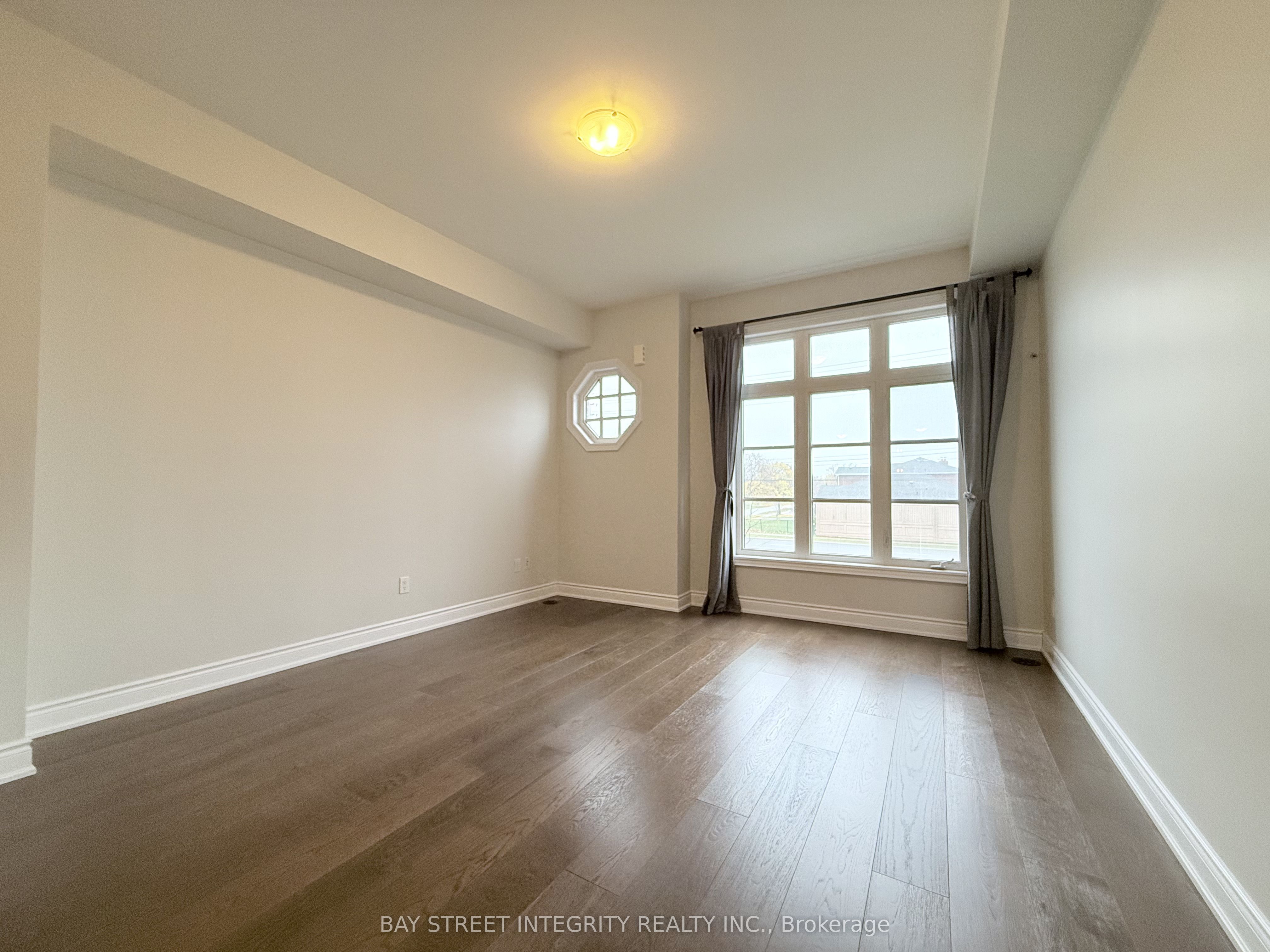 3-2160 Trafalgar Road, Oakville, ON, L6H 0N3 photo 4