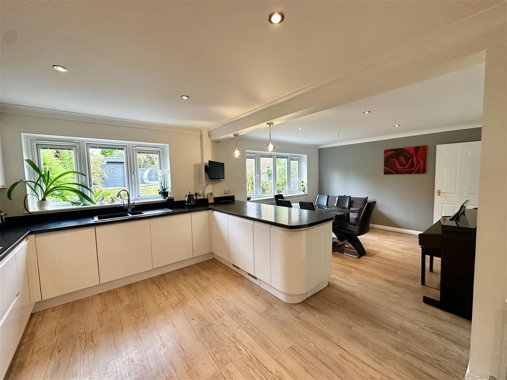 Additional image 4 of 5 bed detached house for saleCoverdale Avenue, Bexhill-On-Sea TN39