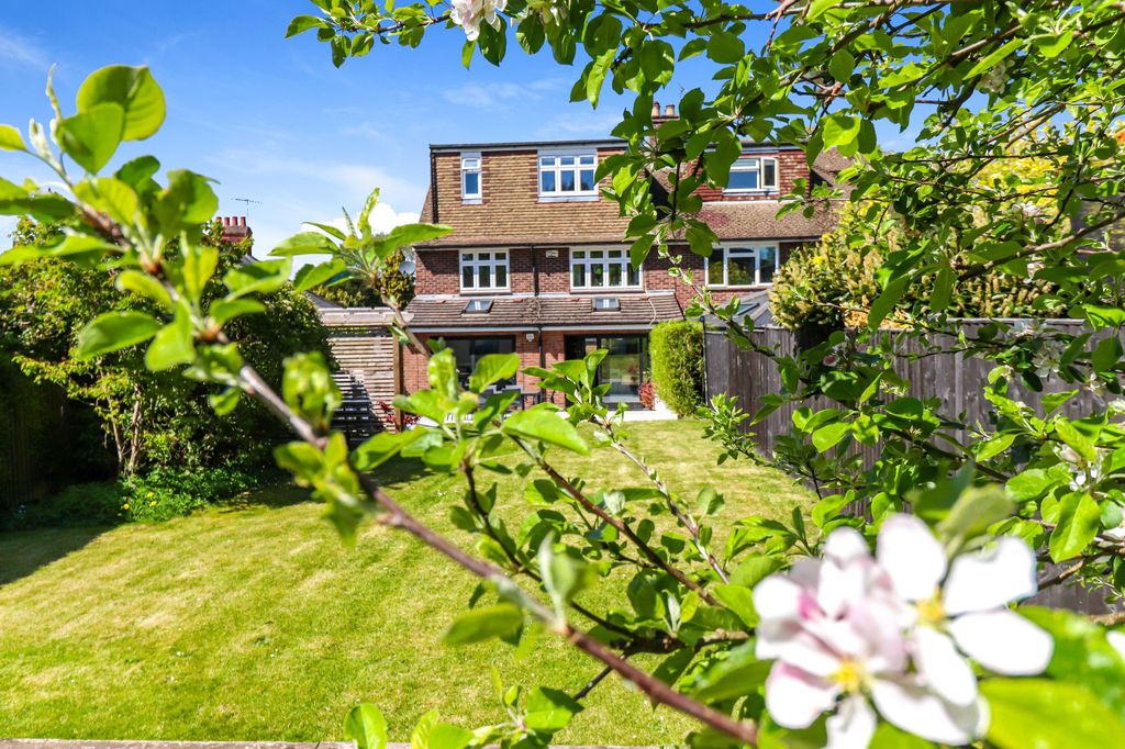 Additional image 30 of 5 bed property for saleAbbots Road, Abbots Langley WD5