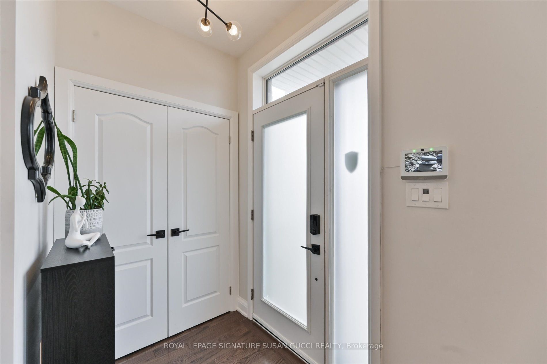 Additional image 2 of 811 Cosburn Avenue, Toronto, ON, M4C 2V9