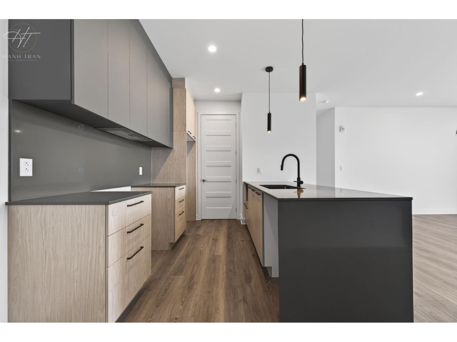 12065 Rue de Blois