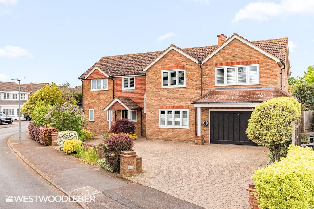 6 bed detached house for saleWoodstock Road, Broxbourne EN10