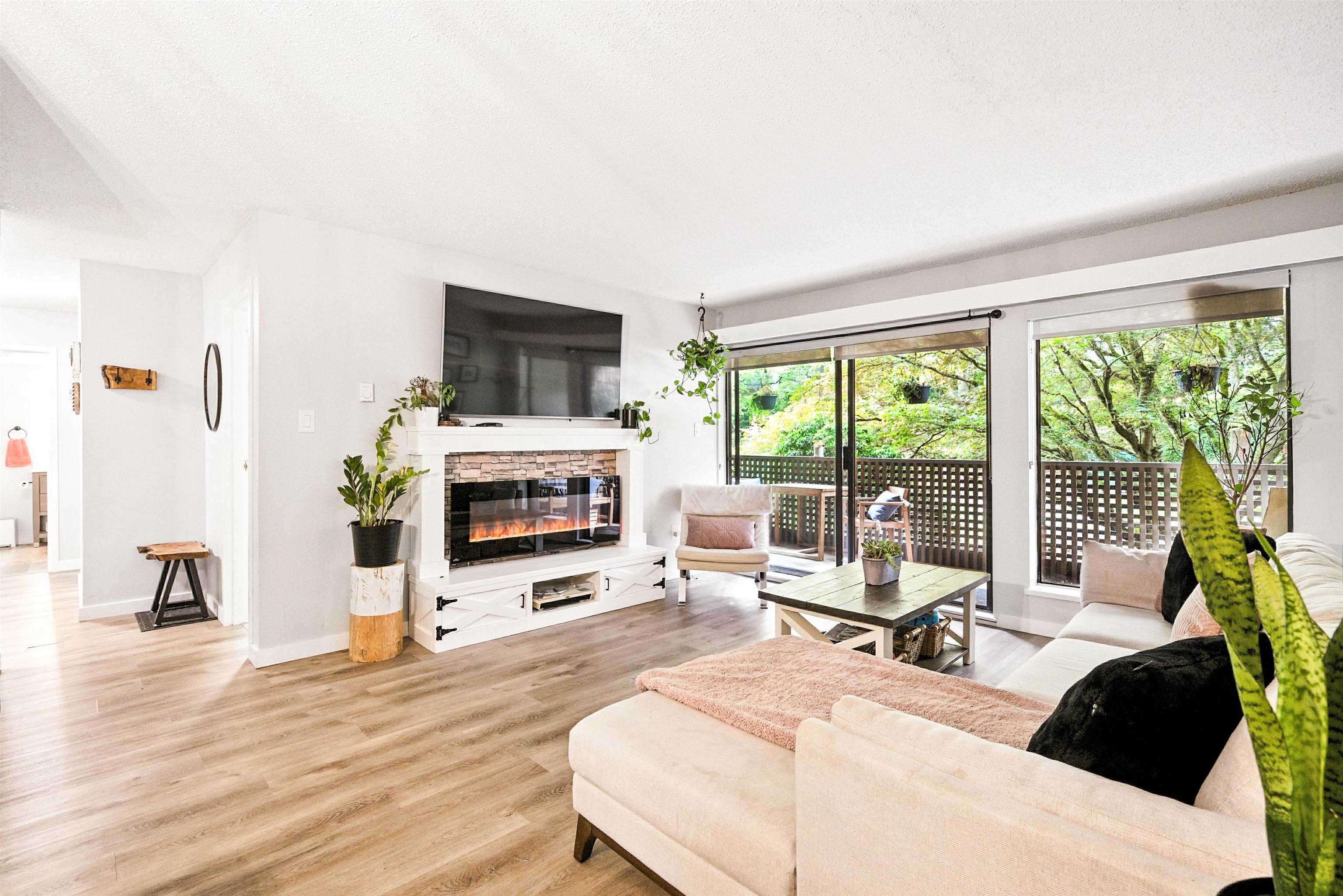 Additional image 3 of 212-1955 Woodway Place, Burnaby, BC, V5B 4S5