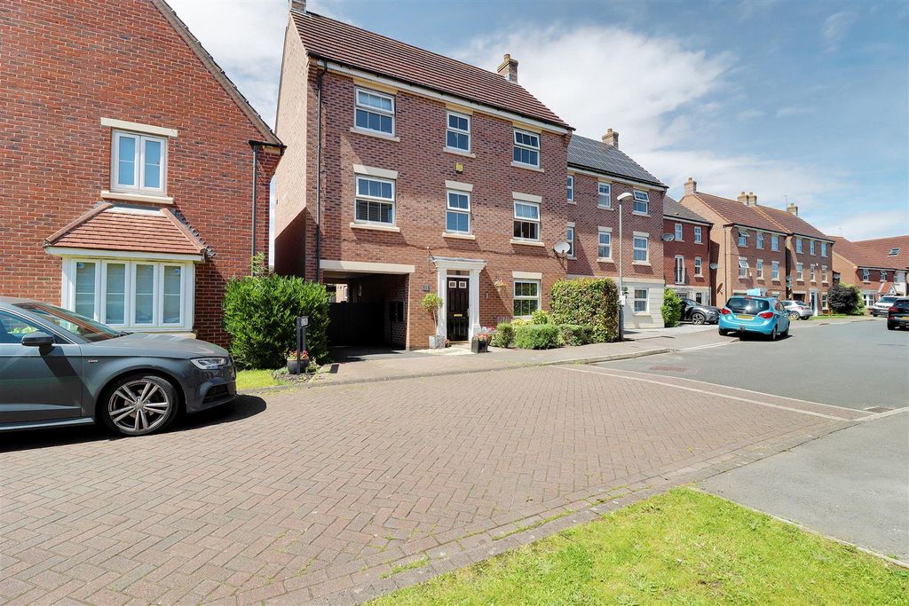 4 bed detached house for saleHarewood Crest, Brough HU15