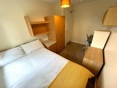 Denison Court, Nottingham NG7, Room to rent