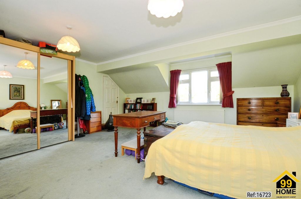 Additional image 9 of 5 bed detached house for saleTower Close, Berkhamsted, Hertfordshire HP4