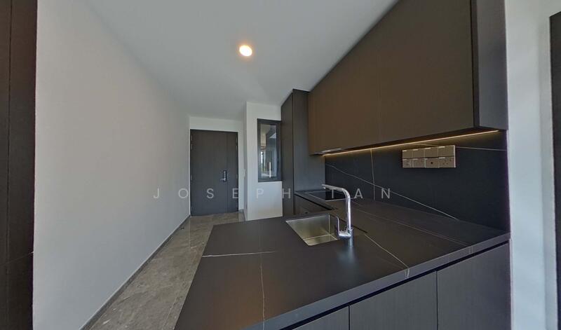 99 Holland Road photo 2