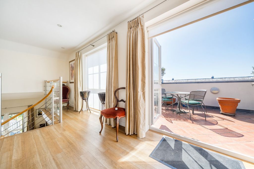Additional image 17 of 3 bed flat for saleOverbury Avenue, Beckenham BR3