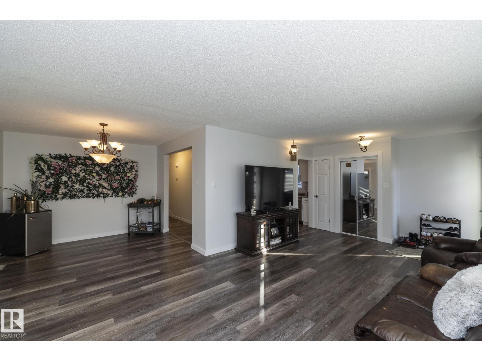 Additional image 6 of 11427 90 Street NW, Edmonton, AB, T5B3X8